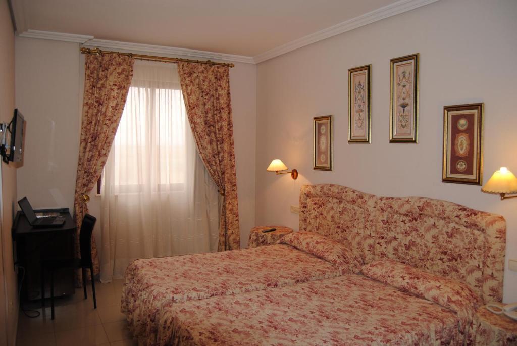 Cristina-Enea Hotel Valdeganga Phòng bức ảnh