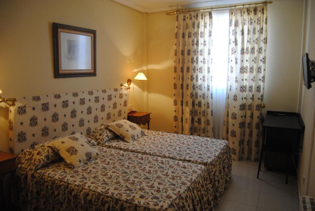 Cristina-Enea Hotel Valdeganga Phòng bức ảnh